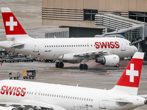 Bei der Swiss wie auch bei Fluggesellschaften weltweit bleiben derzeit viele Flieger am Boden. (Archiv)