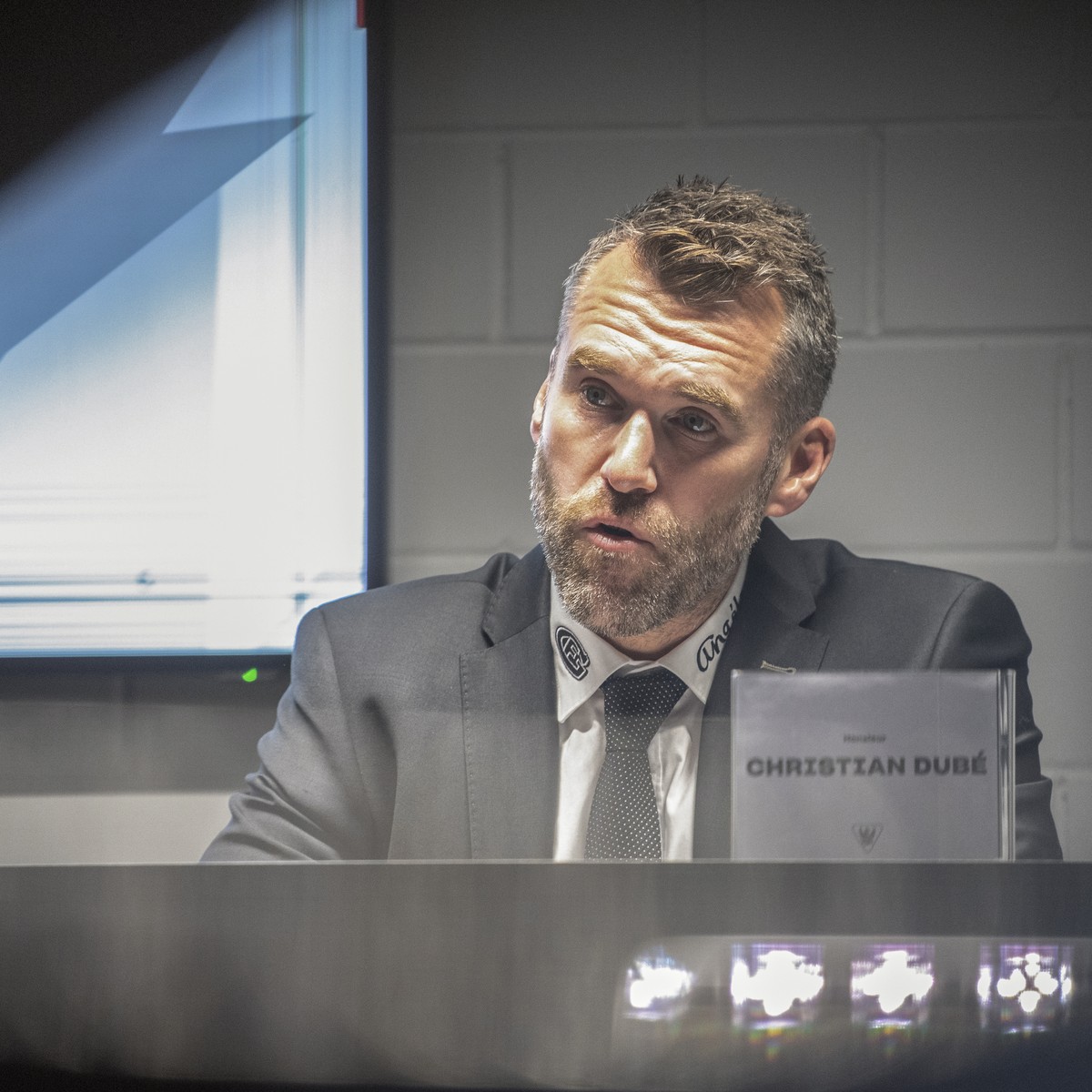Christian Dube Sportchef und Head Coach, waehrend der Vorsaison-Medienkonferenz des HC Fribourg-Gotteron, am Montag, 28. September 2020, in der BCF Arena in Fribourg. (KEYSTONE/Marcel Bieri)