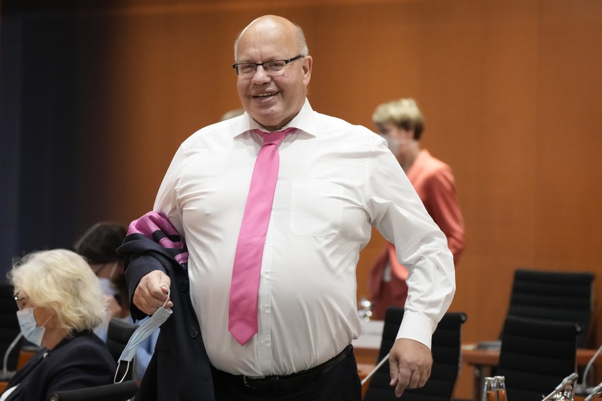 15.09.2021, Berlin: Peter Altmaier (CDU), Bundesminister f�r Wirtschaft und Energie, kommt zur w�chentlichen Sitzung des Bundeskabinetts im Kanzleramt. Foto: Markus Schreiber/Pool AP/dpa +++ dpa-Bildf ...