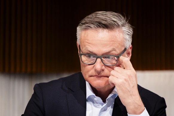 Mario Irminger, Praesident der Generaldirektion des Migros-Genossenschafts-Bundes waehrend einer Medienkonferenz am Freitag, 2. Februar 2024 in Zuerich. Der Detailhandelskonzern sucht neue Besitzer f� ...