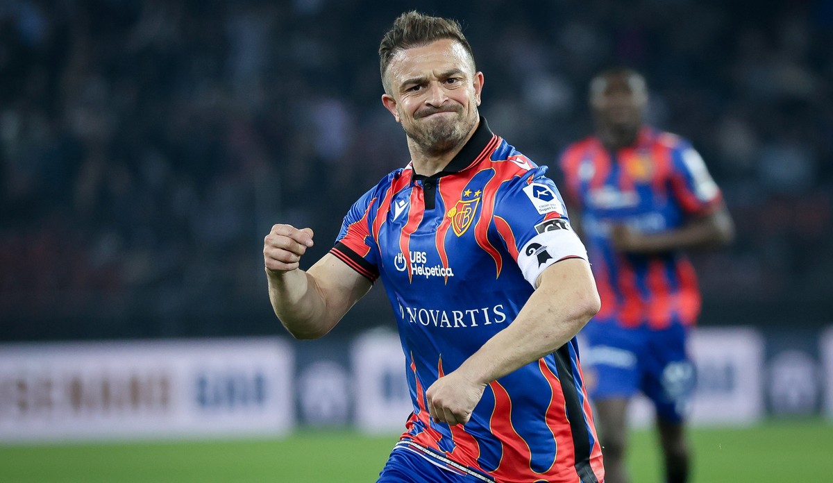 Xherdan Shaqiri (FCB) jubelt nach seinem Tor zum 3:0 waehrend dem Meisterschaftsspiel der Super League zwischen dem FC Zuerich und dem FC Basel am Samstag, den 12. April 2025, im Letzigrund Stadion in ...