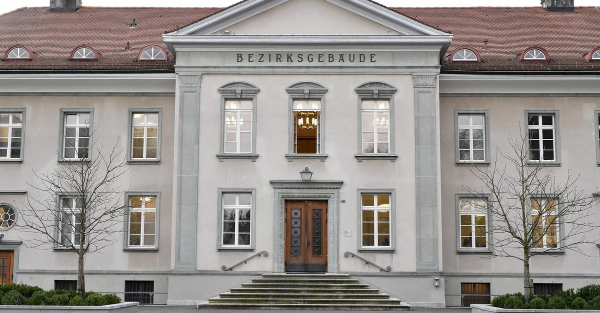 Bezirksgericht-B-lach-verurteilt-zwei-Kriminaltouristen