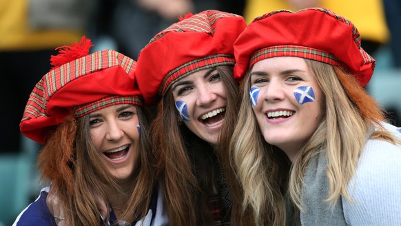 epa06032468 Scotland fans laugh before the rugby union test match between Australia and Scotland at Sydney Football Stadium in Sydney, Australia, 17 June 2017. EPA/DAVID MOIR AUSTRALIA AND NEW ZEALAND ...