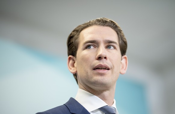 epa07987781 Leader of the Austrian People&#039;s Party (OeVP), Sebastian Kurz announces the start of coalition talks with the leader of the Austrian Green Party (Die Gruenen, The Greens) Werner Kogler ...