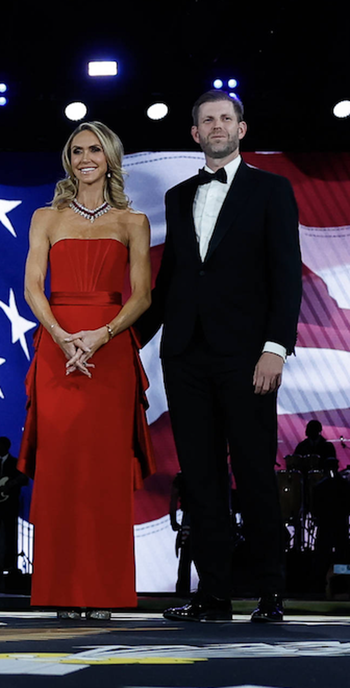 Oscar Lopez a conçu des pièces emblématiques pour Lara Trump lors de moments historiques.