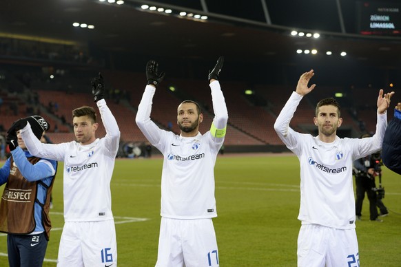 27.11.2014; Zuerich ; Fussball Europa League - FC Zuerich - Apollon Limassol FC;
Schlussjubel v.l. Philippe Koch (FCZ), Yassine Chikhaoui (FCZ) und Asmir Kajevic (FCZ)
(Nick Soland/freshfocus)