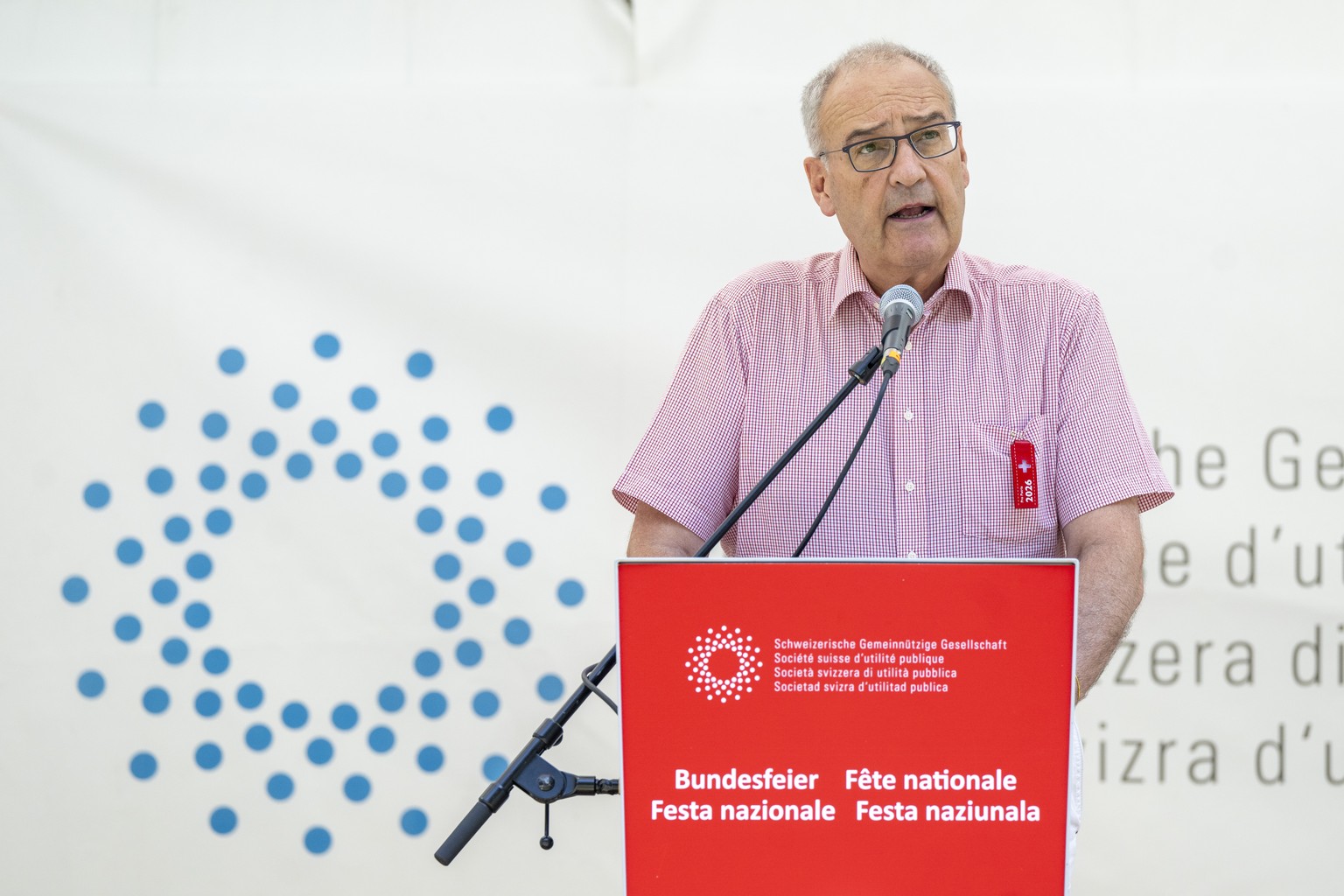KEYPIX - Bundespraesident Guy Parmelin, bei seiner Ansprache anlaesslich der Bundesfeier auf dem Ruetli, welche im Zeichen von Kleiderwelten steht, am Samstag, 1. August 2026. (KEYSTONE/Urs Flueeler)