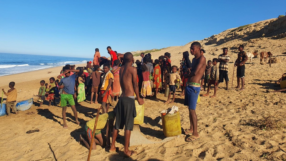 Madagascar, humans drinking ocean water