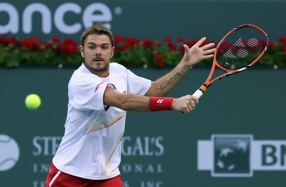 Stanislas Wawrinka übersteht das Aufschlagsgewitter gegen Ivo Karlovic mühelos.