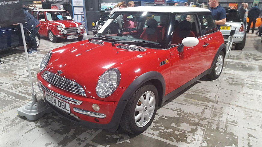 mini one 2001 auto retro design https://en.wikipedia.org/wiki/Mini_Hatch