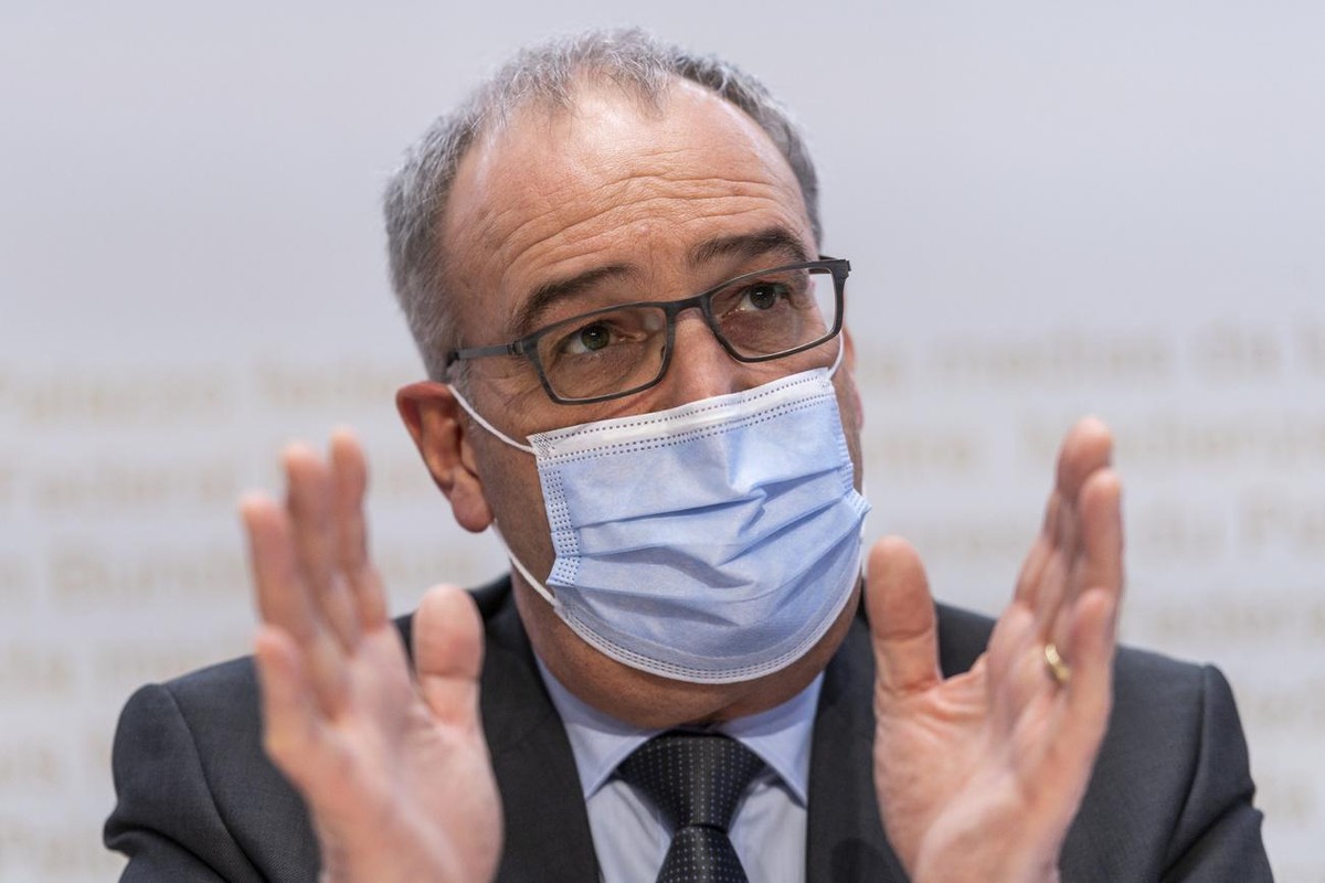 Bundespraesident Guy Parmelin erlaeutert die Haltung des Bundesrates zur Volksinitiative fuer sauberes Trinkwasser und gesunde Nahrung sowie ueber die Volksinitiative "fuer eine Schweiz ohne synt ...