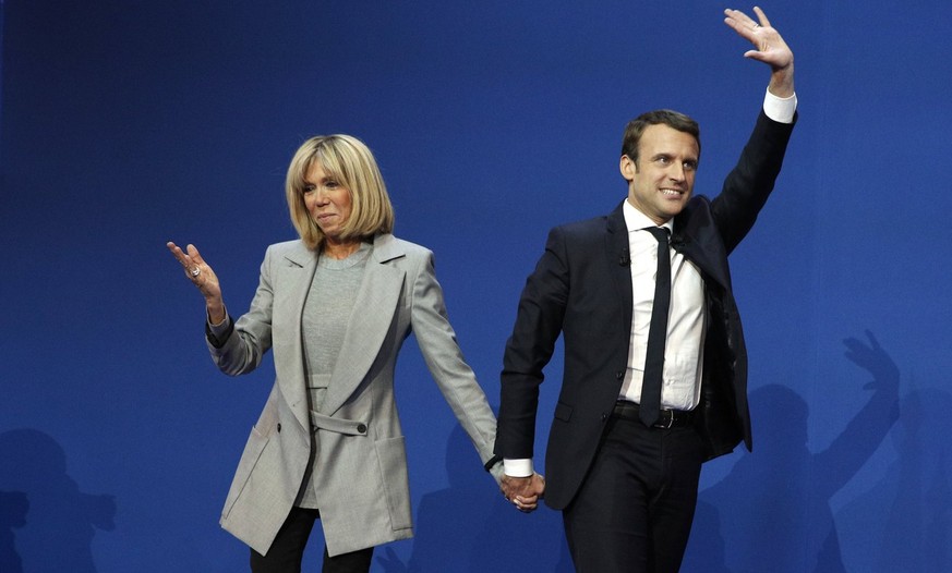 Wegen Ausgaben unter Druck: Brigitte und Emmanuel Macron.