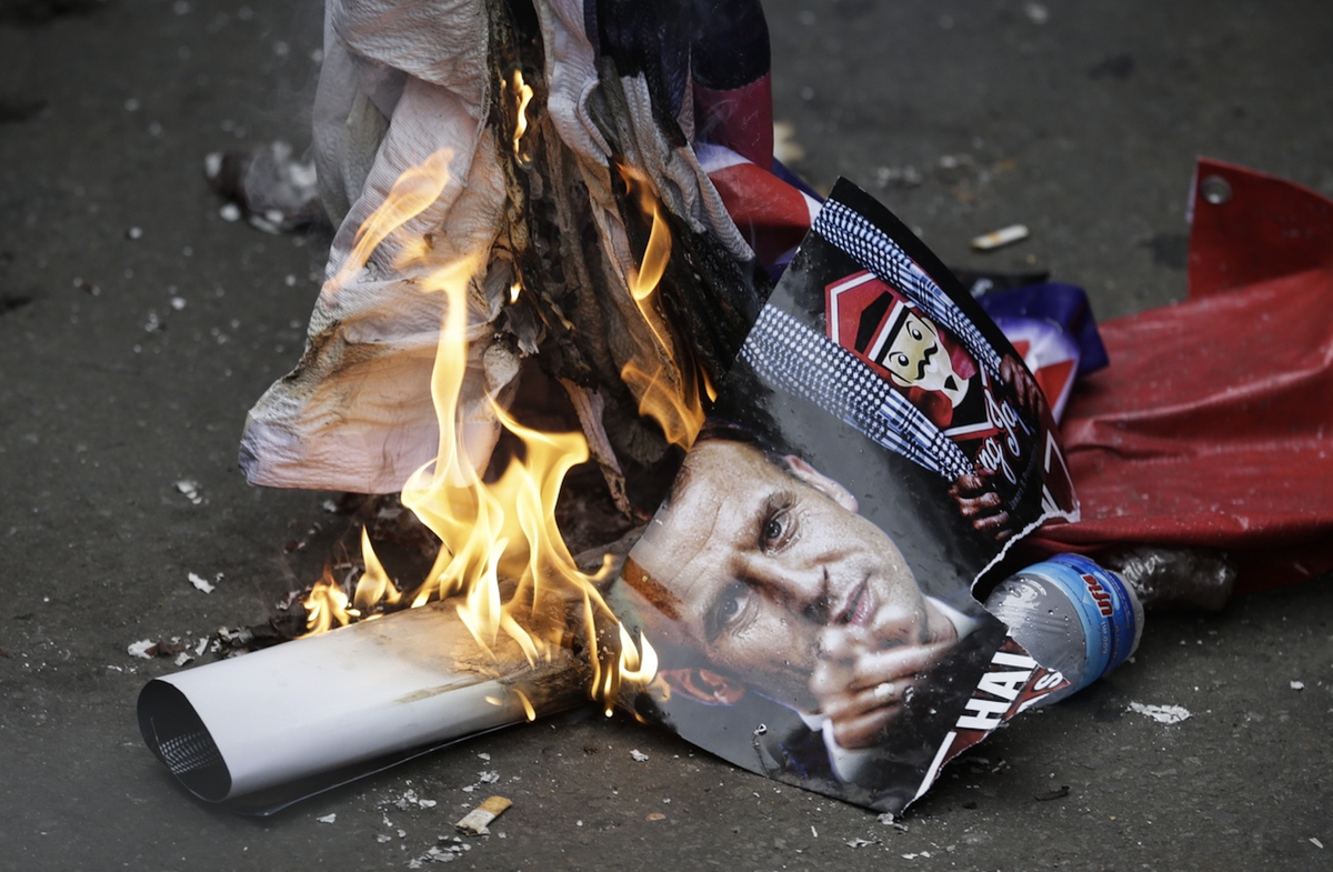 Nach zwei Monaten sprach der Präsident das erste Mal mit den Menschen in Frankreich.