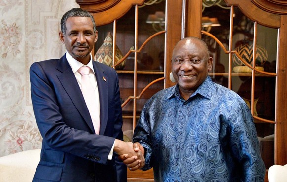 PRESIDENT RAMAPHOSA MEETS WITH RSF LEADER ON DEVELOPMENTS TOWARDS PEACE IN SUDAN

President Cyril Ramaphosa has today, 04 January 2024, received the leader of the Rapid Support Forces (RSF), General M ...