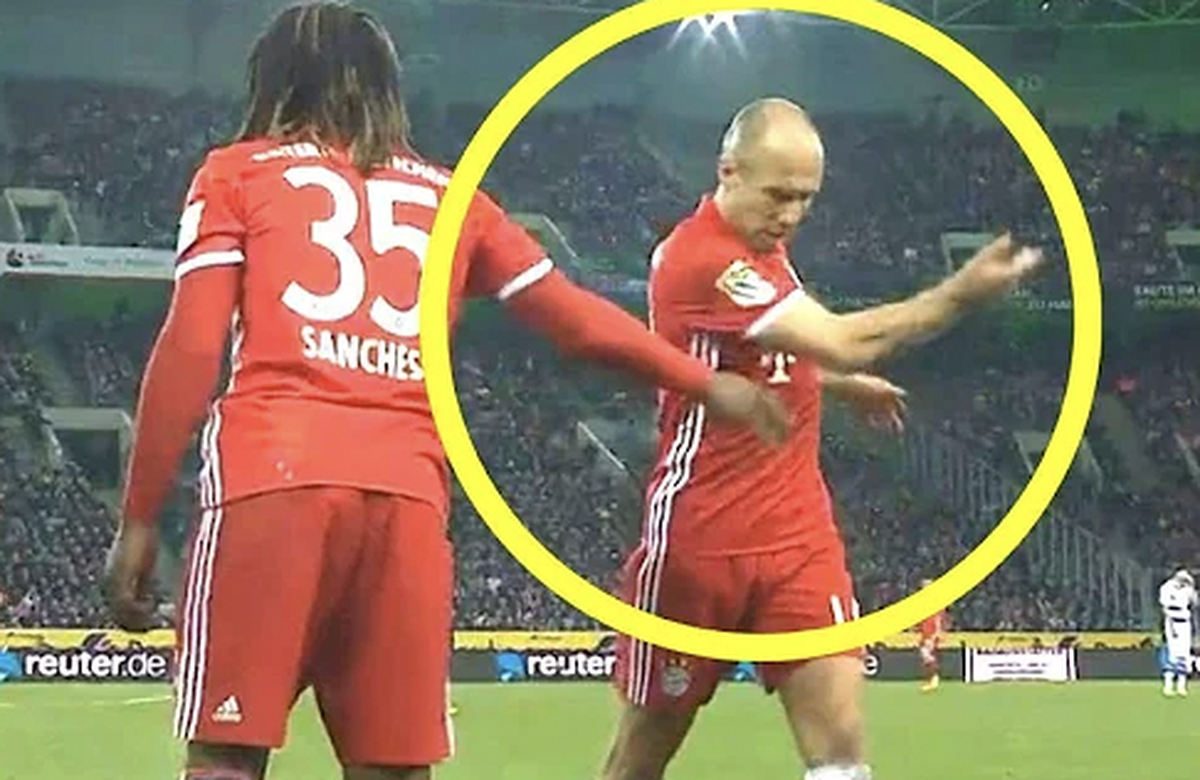 Arjen Robben dégoûté de laisser sa place à Sanches remplaçant fâché