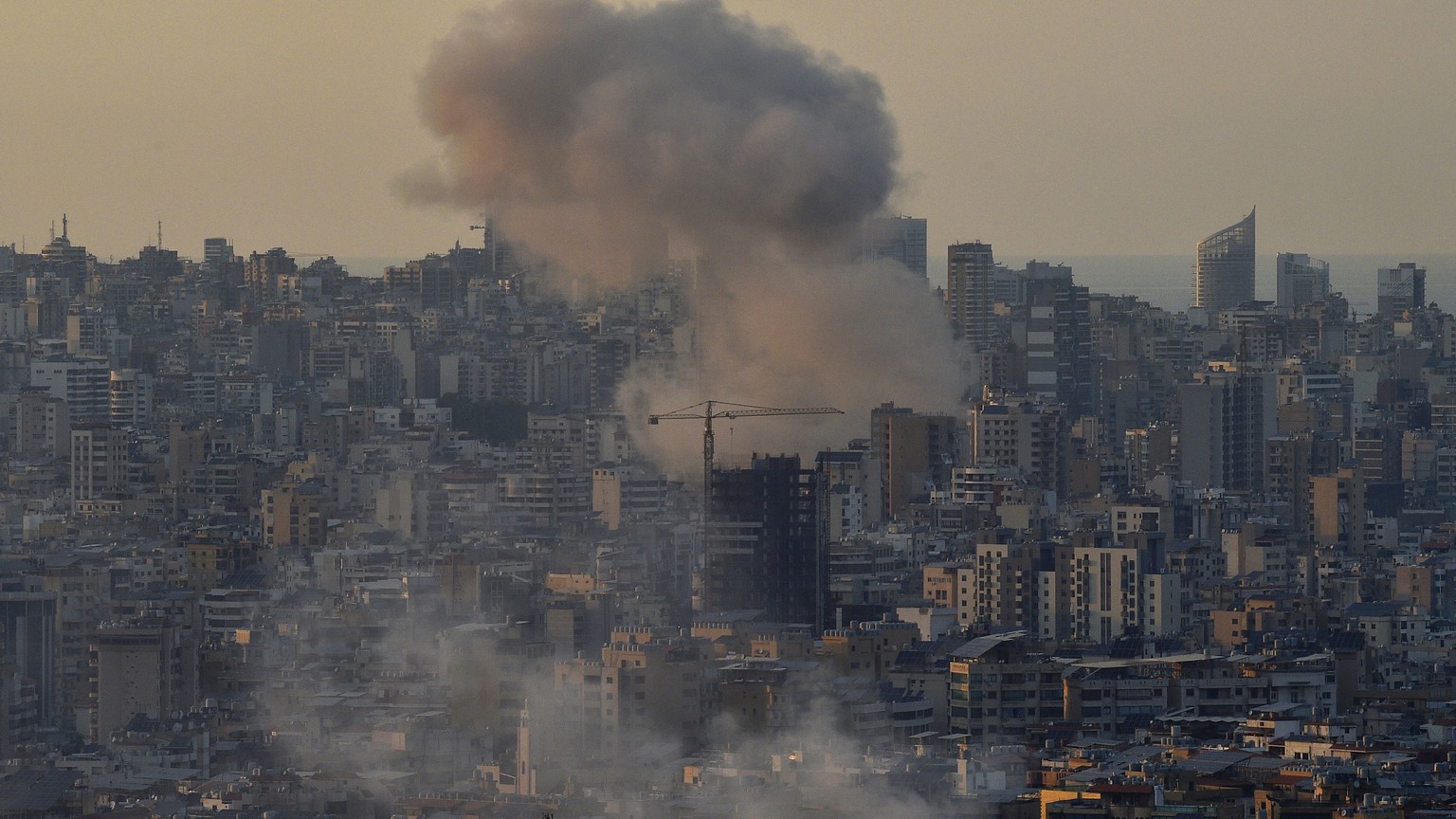 epa11630873 Smoke rises following Israeli strikes in the Chiyah area in the southern suburbs of Beirut, Lebanon, 28 September 2024. The Israeli army (Tsahal) said on 28 September 2024 on X (formerly T ...