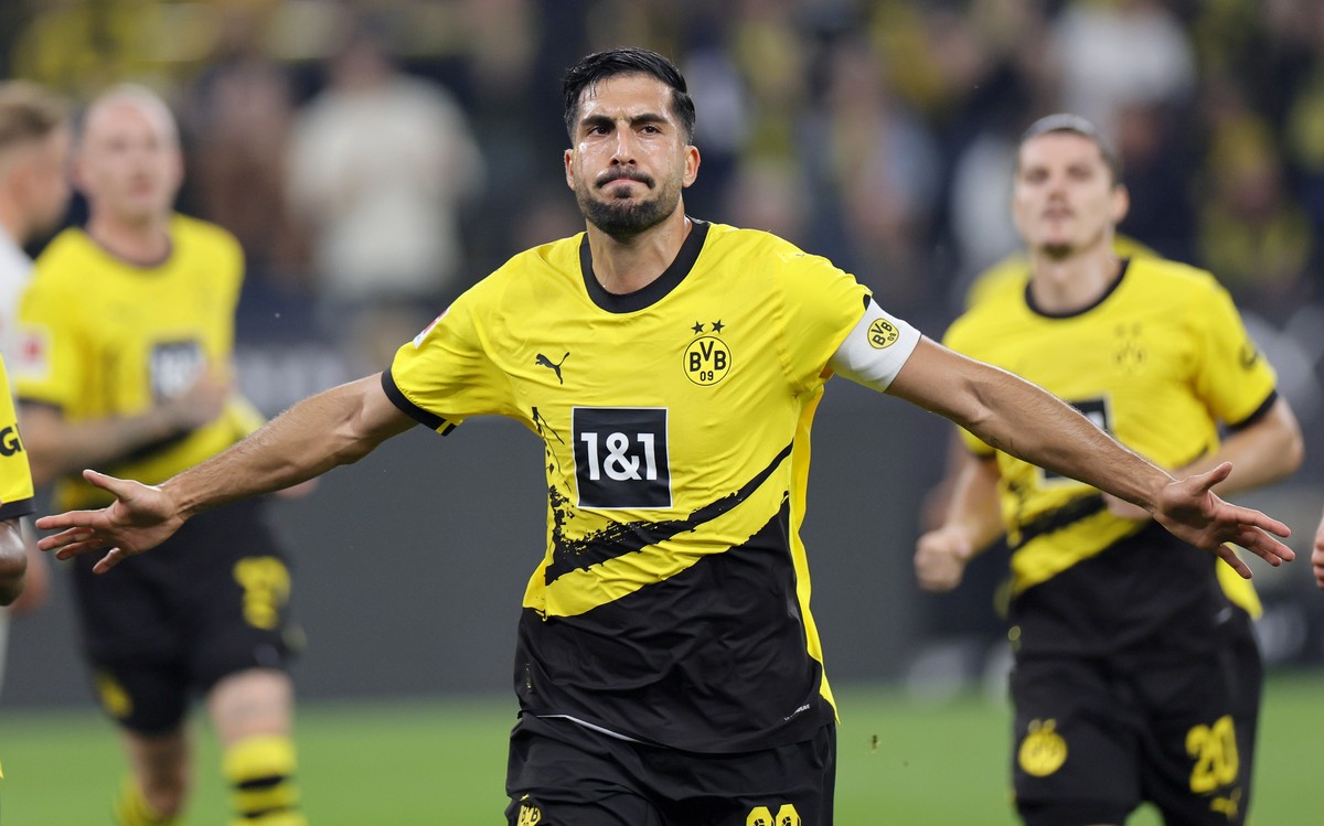 epa10834487 Dortmund's Emre Can celebrates after scoring the 2-0 lead during the German Bundesliga soccer match between Borussia Dortmund and 1. FC Heidenheim in Dortmund, Germany, 01 September 2 ...
