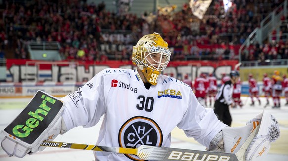 HC Lugano Torhueter Elvis Merzlikins auf dem Weg in die Garderobe nach der 6-3 Niederlage im Eishockey-Meisterschaftsspiel der National League zwischen den SC Rapperswil-Jona Lakers und dem HC Lugano  ...