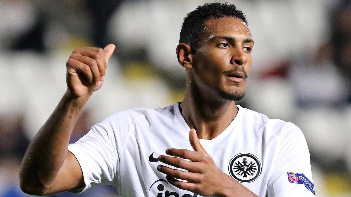 epa07151653 Frankfurt's player Sebastien Haller celebrate after scoring a goal during the UEFA Europa League Group H soccer match between Apollon Limassol FC and Eintracht Frankfurt at the GSP st ...