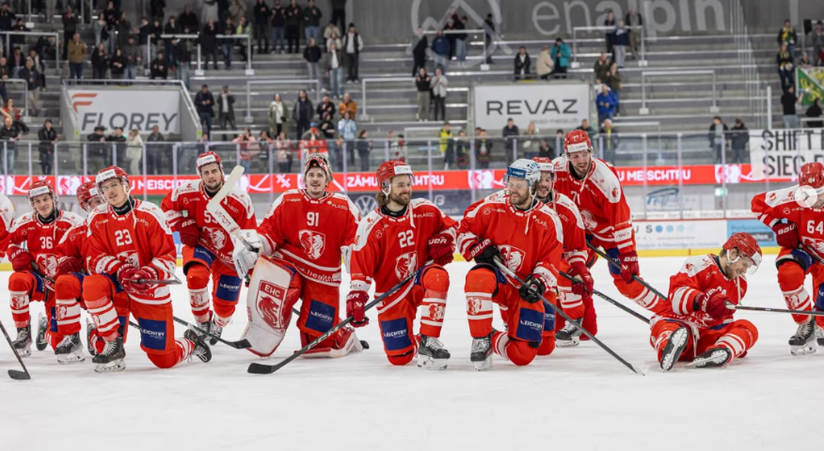 Visper Jubel nach dem Halbfinal-Triumph gegen den HC Thurgau.