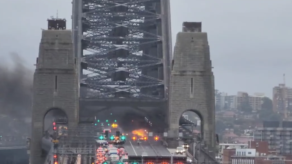 «Dramatischer Crash» Sydney Harbour Bridge stundenlang gesperrt