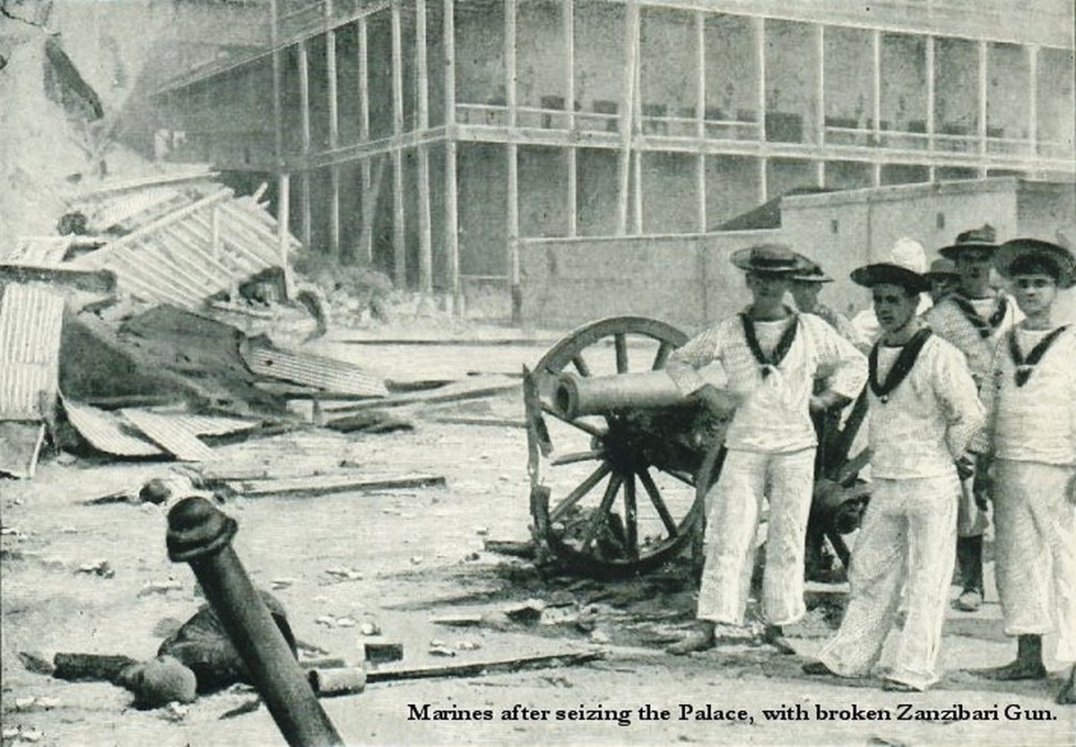 Britische Marinesoldaten in Sansibar, 1896