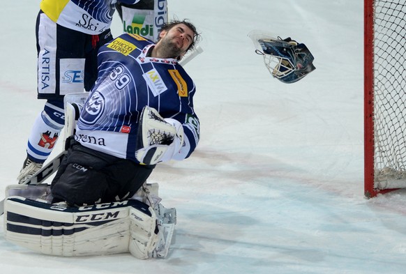 Sandro Zurkirchen gibt alles was er hat: Ambri schlägt Biel mit 2:1.