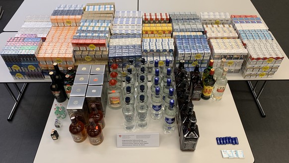 Zigaretten und Alkohol in grossem Stil geschmuggelt