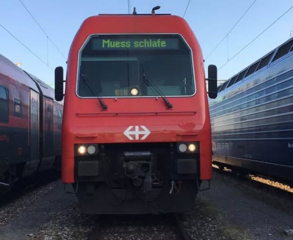 Schaffe chasch au spöter: PICDUMP!
Btw.. im Teaserpic hat sich wieder mal ein Schreibfehler eingeschlichen. Hab ihn schnell korrigiert, jetzt passts wieder..
