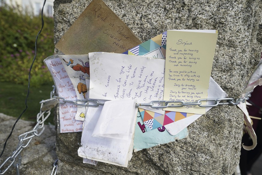 Messages left outside the former home of Sinead O&#039;Connor ahead of the late singer&#039;s funeral, in Bray, Co Wicklow, Ireland, Tuesday, Aug. 8, 2023. O?Connor?s family has invited the public to  ...