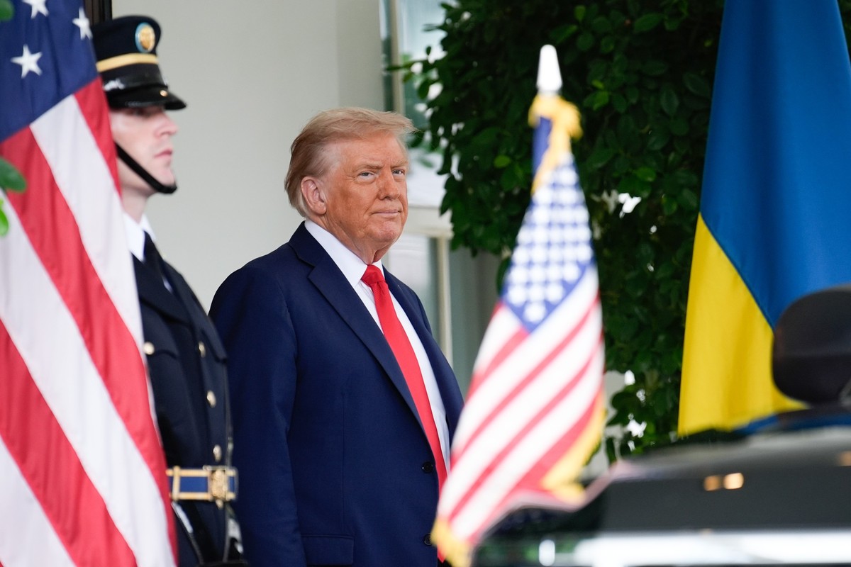US President Donald Trump greets Ukrainian President Volodymyr Zelenskiy before their meeting with European Leaders at the White House in Washington on August 18, 2025. Photo by Yuri Gripas/Pool/Sipa  ...