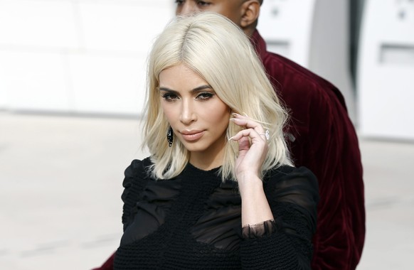 Ja, halt die Haare fest, Kim Kardashian.&nbsp;