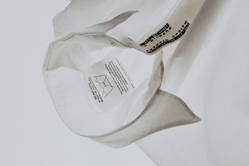 Tags against crime. Runway Collection «DNA» von Yannik Zamboni