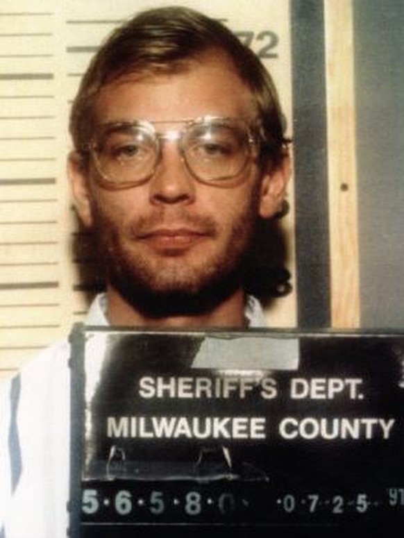 Jeffrey Dahmer&#039;s July 25, 1991 mug shot, taken after he had been formally charged with four counts of murder.
https://upload.wikimedia.org/wikipedia/en/a/ad/Jeffrey_Dahmer_Sheriffs_1991_mugshot.j ...