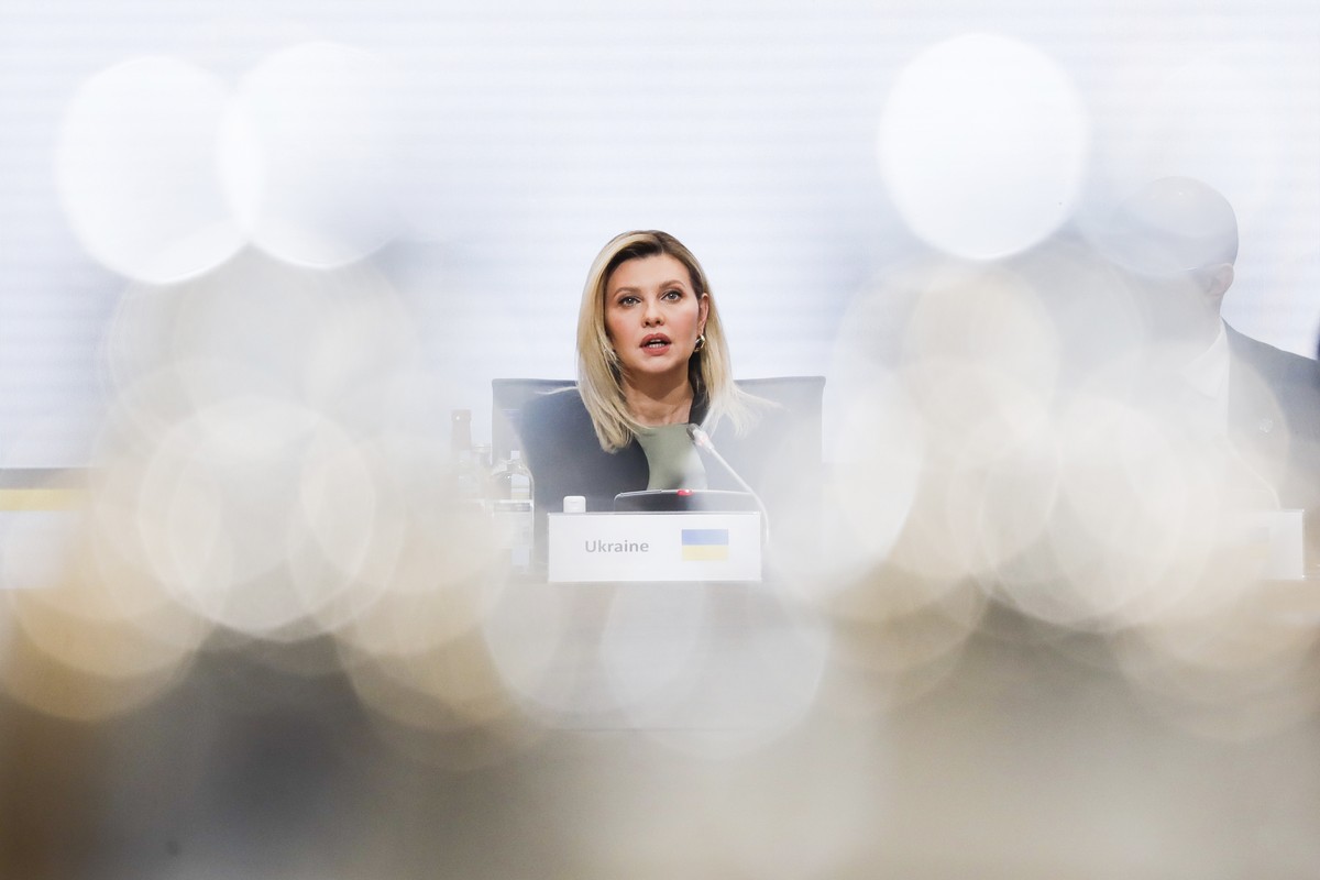 Ukrainian first lady Olena Zelenska attends the conference in solidarity with the Ukrainian people in Paris, Tuesday, Dec.13 2022. Dozens of countries and international organizations were throwing the ...