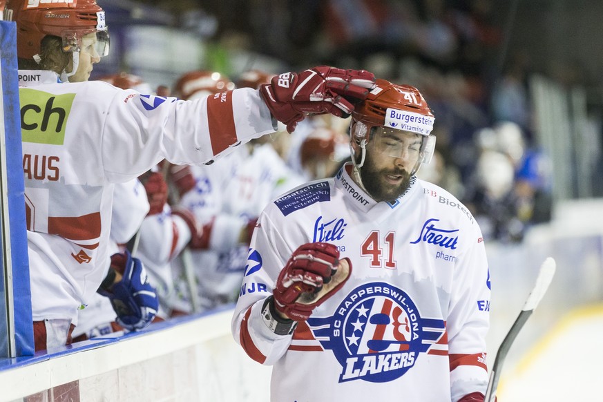 Le joueur de Rapperswil Leandro Profico, lors du 1er match des 1/2 finales de playoff du championnat suisse de hockey sur glace LNB, entre le HC La Chaux-de-Fonds et le SC Rapperswil-Jona Lakers ce di ...