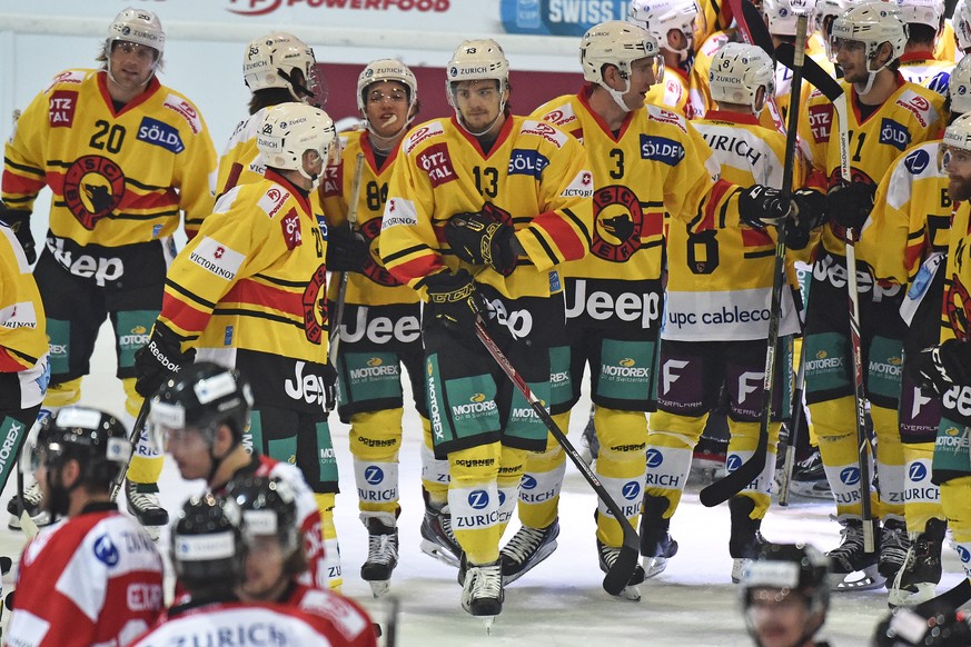 Gerade nochmals gut gegangen: Der SC Bern bodigt Visp im Penaltyschiessen.