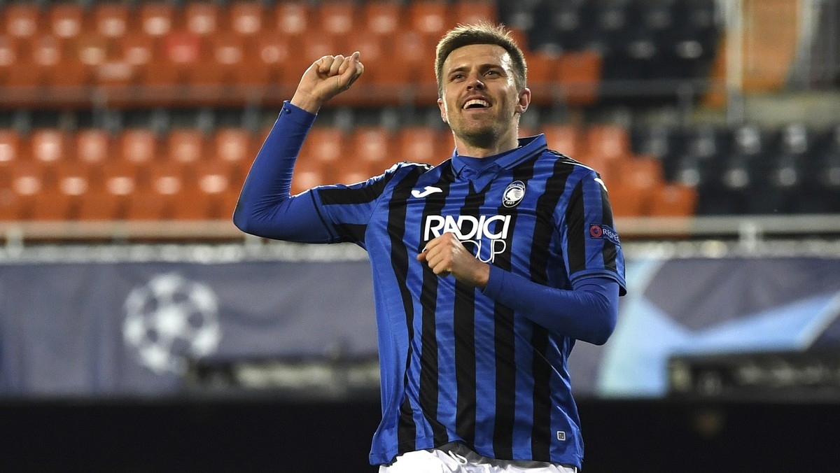 Atalanta's Josip Ilicic celebrates after scoring his side's fourth goal during the Champions League round of 16 second leg soccer match between Valencia and Atalanta in Valencia, Spain, Tues ...