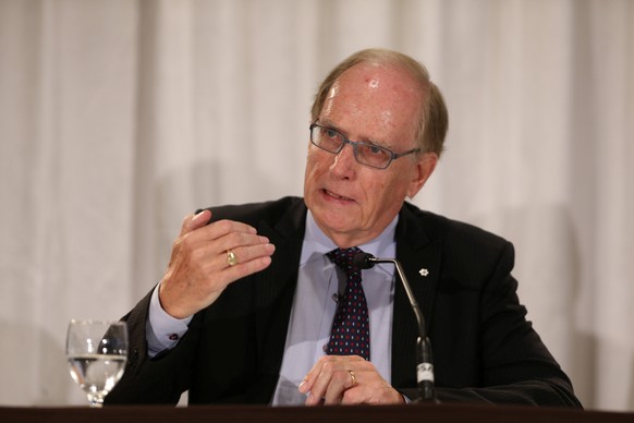 Richard McLaren, who was appointed by the World Anti-Doping Agency (WADA) to head an independent investigative team, presents his report in Toronto, Ontario, Canada July 18, 2016. REUTERS/Peter Power