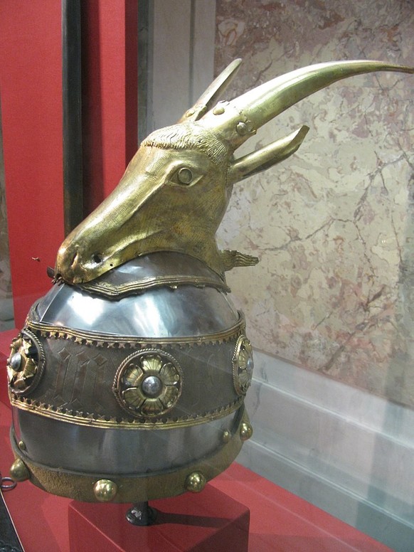 The helmet of the Skanderbeg.  By Zenit - Own work, CC BY-SA 3.0, https://commons.wikimedia.org/w/index.php?curid=7756862