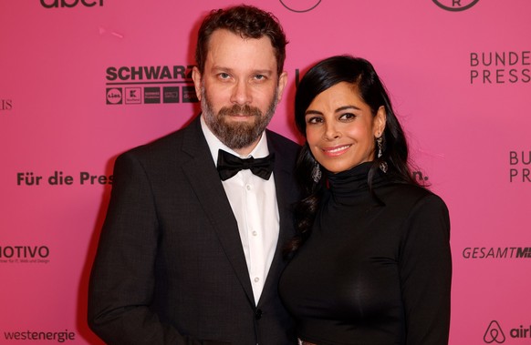 ARCHIV - 12.04.2024, Berlin: Christian Ulmen und Collien Ulmen-Fernandes, Schauspieler, kommen zum 71. Bundespresseball. (zu dpa: «Promi-Paar Ulmen-Fernandes gibt Trennung bekannt») Foto: Carsten Koal ...
