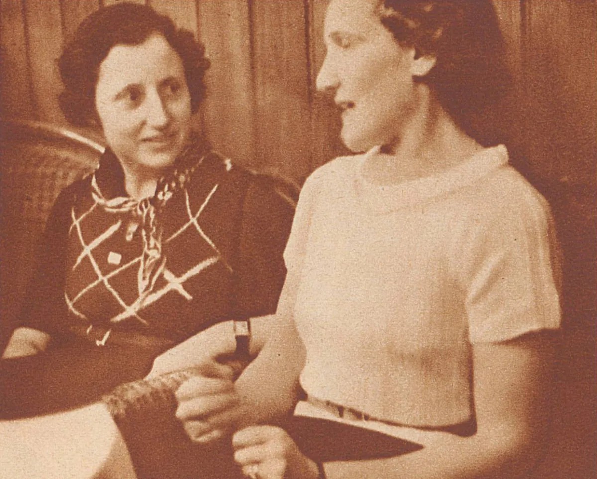 Ab 1932 organisiert der SDS in Grindelwald internationale Rennen ausschliesslich für Frauen. Elsa Roth gehörte zu den Organisatorinnen, über die die Zürcher Illustrierte 1937 berichtete.
https://doi.o ...