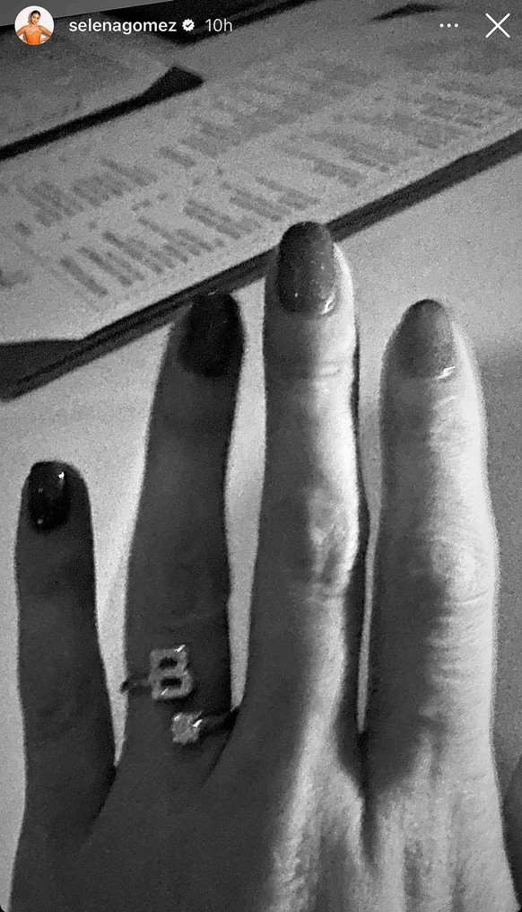 Selena Gomez Ring Benny Blanco
