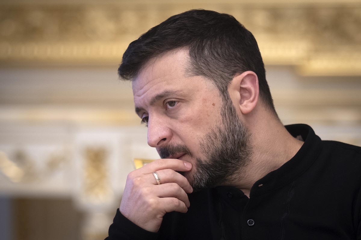 Ukrainian President Volodymyr Zelenskyy meets with Associated Press President Daisy Veerasingham, in Kyiv, Ukraine, Wednesday, Oct. 2, 2024. (AP Photo/Efrem Lukatsky)