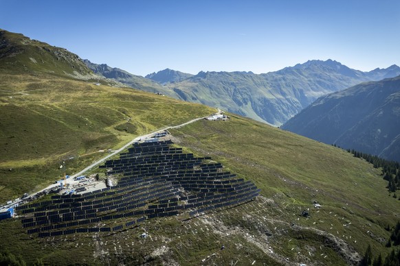 Die Baustelle des alpinen Solarkraftwerkes Madrisa Solar, aufgenommen am Freitag, 8. August 2025, in Klosters. Madrisa Solar ist ein alpines Projekt der Gemeinde Klosters, EKZ und Repower. Die Madrisa ...