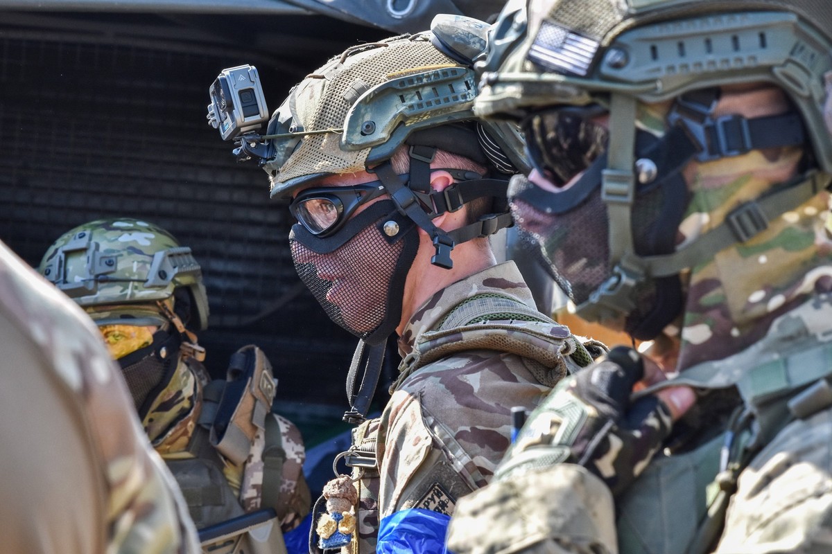 Ukrainian servicemen of 141st Separate Infantry brigade are seen during the military practice. Russia has moved parts of its units from several directions in Ukraine, including the south sector to rei ...