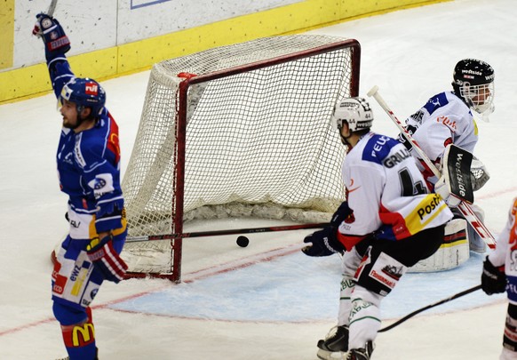 Gegen die ZSC Lions kommt sogar ein wenig Dramatik auf, aber am Ende jubeln doch die Zürcher.