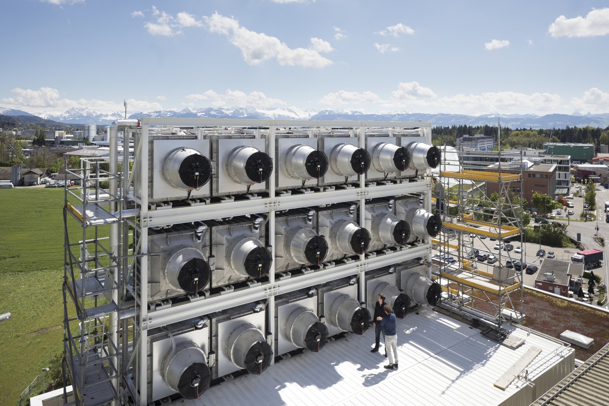 ZUR INBETRIEBNAHME DER CO2-FILTERANLAGE DER FIRMA CLIMEWORKS SENDEN WIR IHNEN HEUTE, MITTWOCH, 31. MAI 2017, FOLGENDES NEUES BILDMATERIAL ZUR VERFUEGUNG --- CO2 capture plant of the company Climeworks ...
