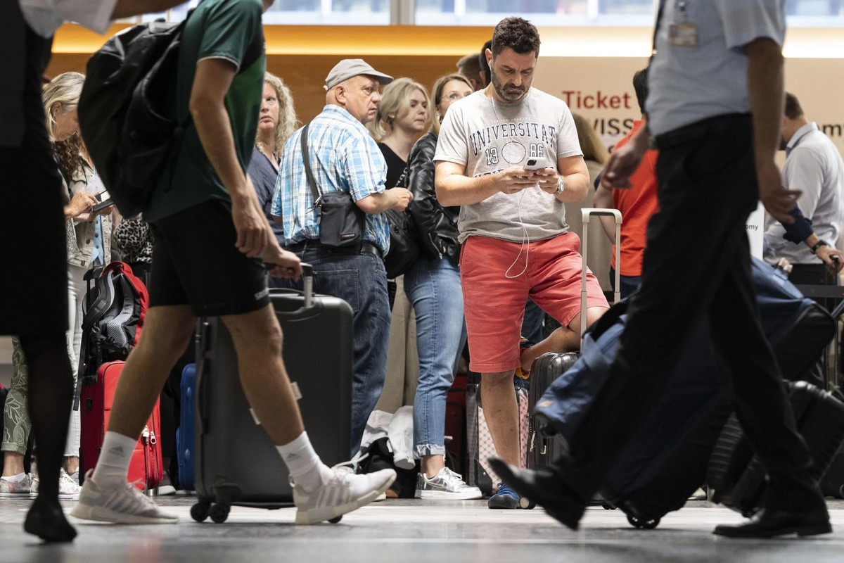 Der Passagierandrang während der Sommerferien sorgt laut dem Flughafen Zürich zunehmend zu einem Parking-Engpass.