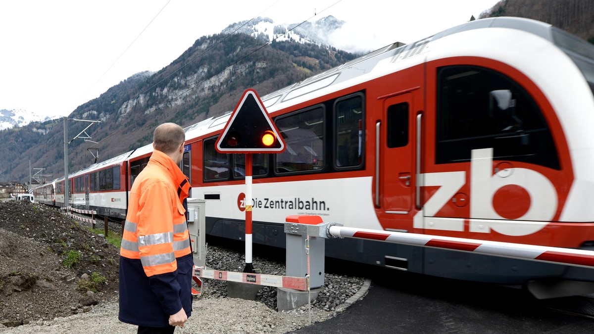 Der CEO der Zentralbahn Renato Fasciati anlaesslich der Medienorientierung zum Abschluss der Sanierung aller Bahnuebergaenge der Zentralbahn in Nidwalden, Obwalden und dem Kanton Bern, am Mittwoch 17. ...